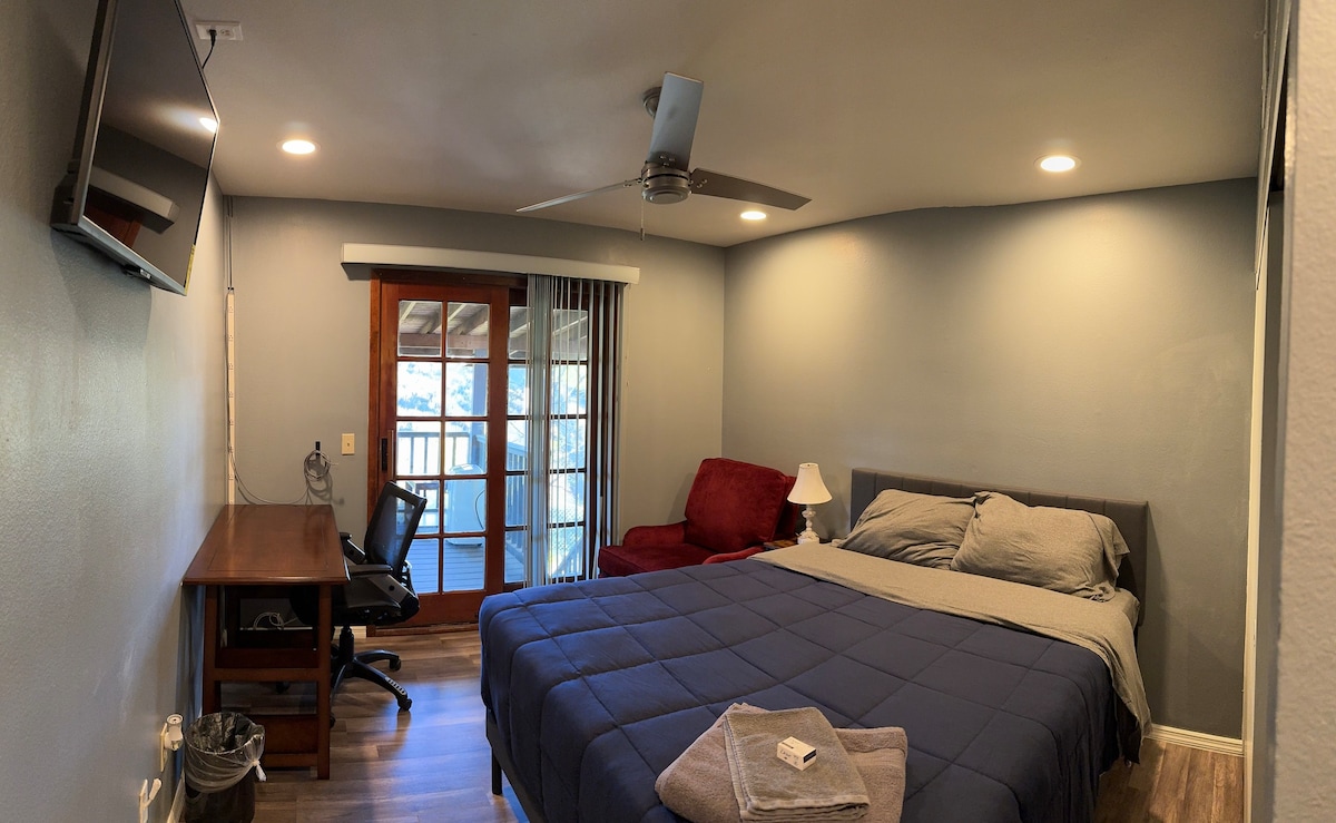 Room to Stay in Newbury Park, CA
