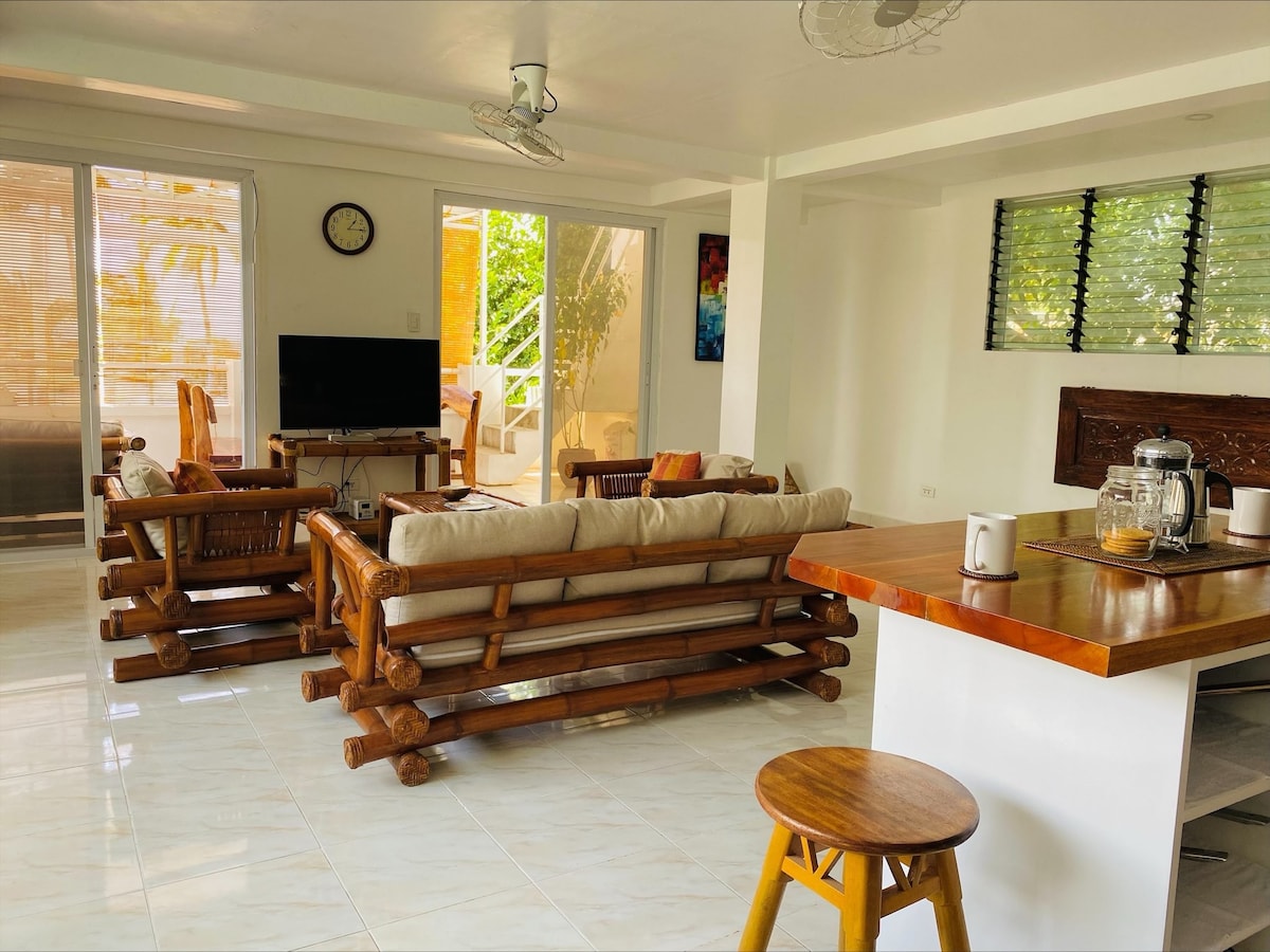 Boracay Beachfront Apartment with Seaview, Stn. 3