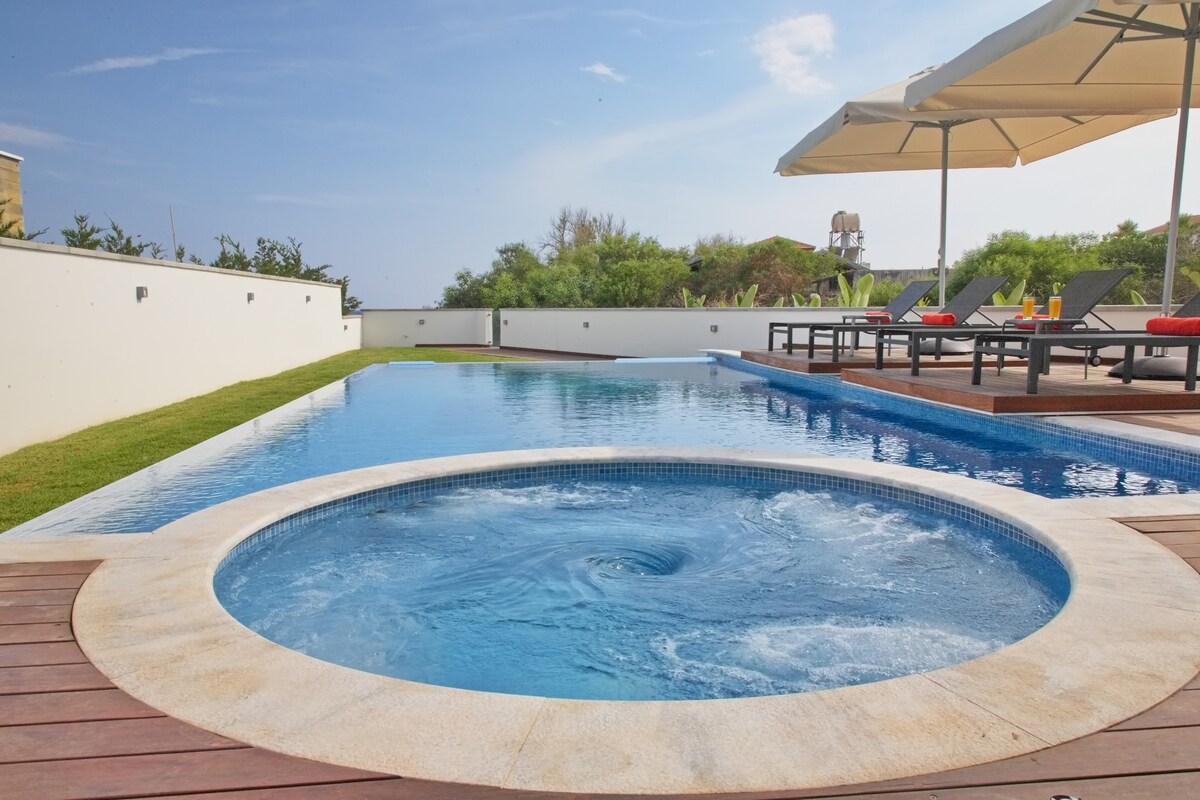 Ayia Napa Beach Villa: 6BR, Elevator, Pool, BBQ,