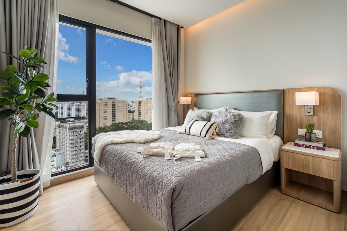 Two High-floor Suites for Luxury Group Stays
