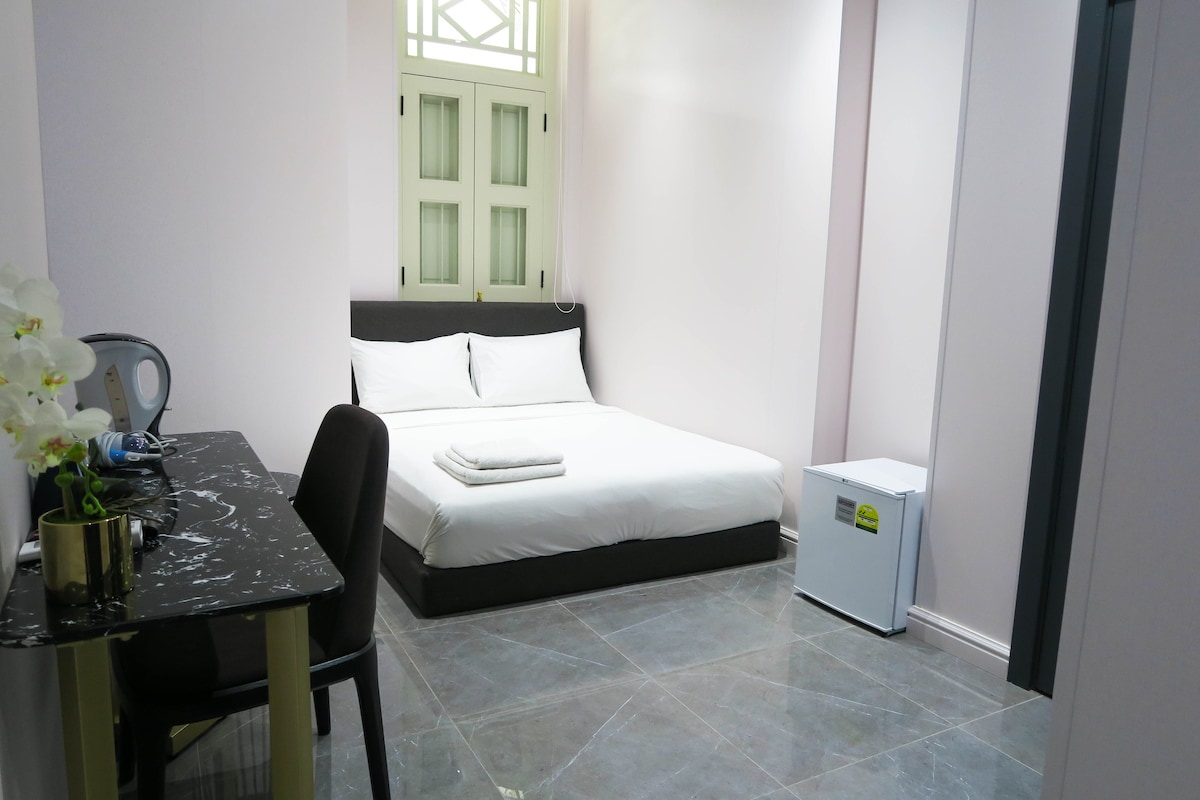 New Comfy Room Suite /Wifi @ Orchard/Somerset Area
