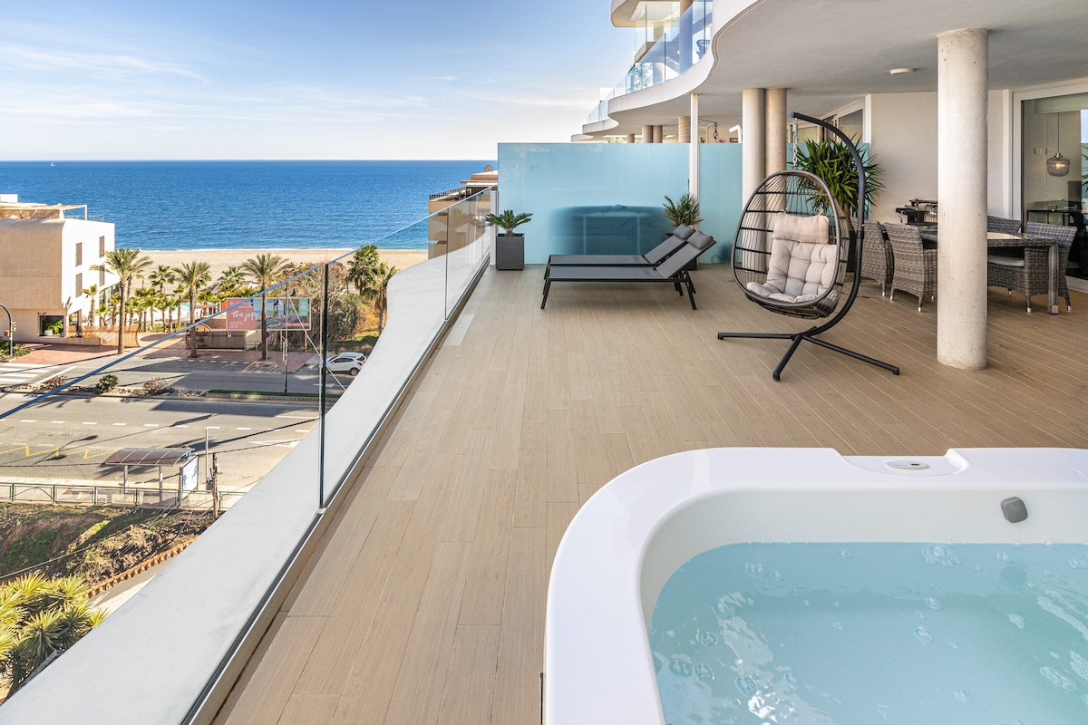Amazing sea view from the comfort of the jacuzzi