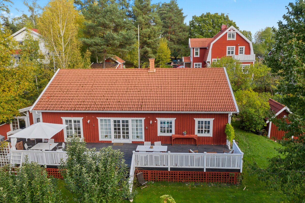 Spacious family home close to nature and Stockholm