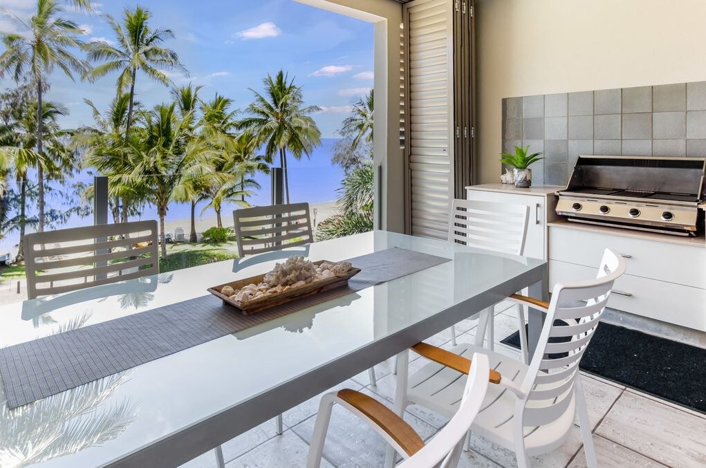 Dreamscape Haven—Your Palm Cove Poolside Paradise