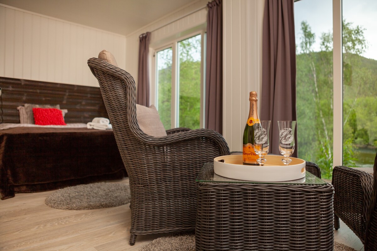 Reisa Lodge Nedrefoss Suite