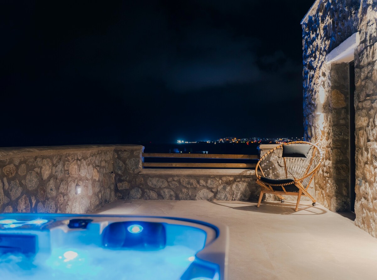 Naxos Privilege Villas - 5BDRM with Pool & Hot Tub