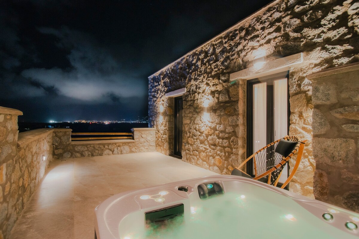 Naxos Privilege Villas - 5BDRM with Pool & Hot Tub