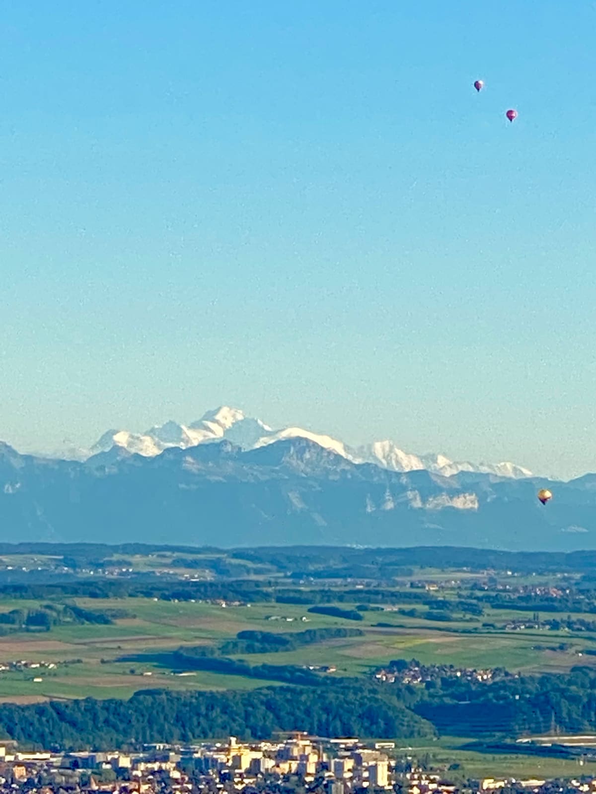 Le panoramique lac et montagne