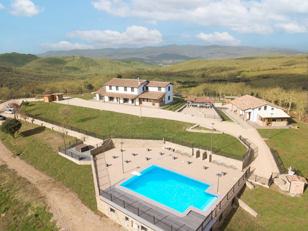 New villa with dependance&pool VacaVilla Exclusive