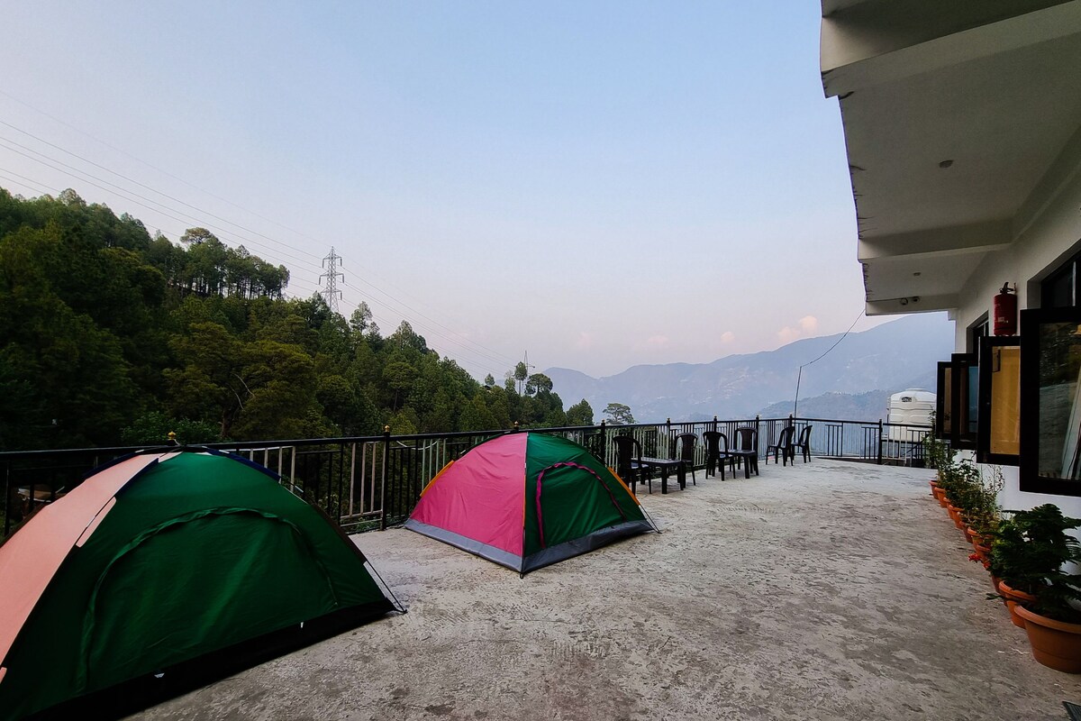 Deluxe Room At Hotel Anmol