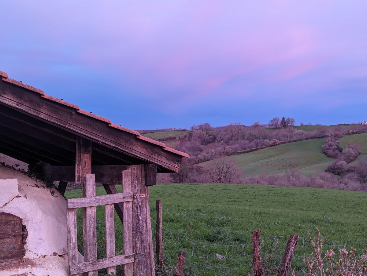 Grange rustique au Pays Basque