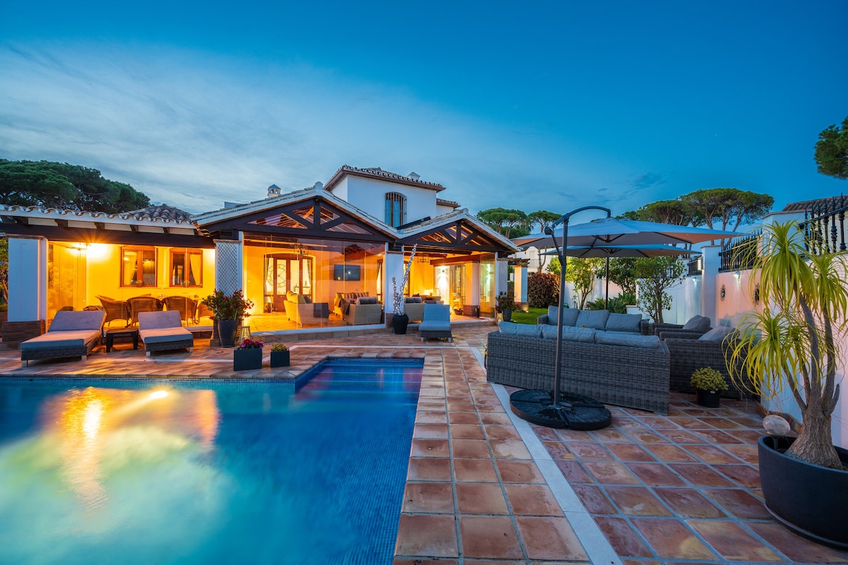 ⭐ Elegant villa in Benamara, pool garden WiFi, BBQ
