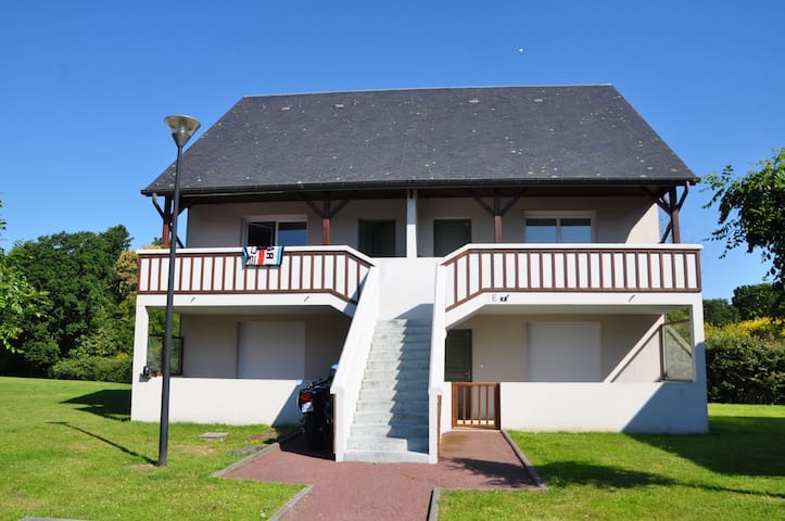 Entire home with 2 bedrooms in Honfleur - Appartement