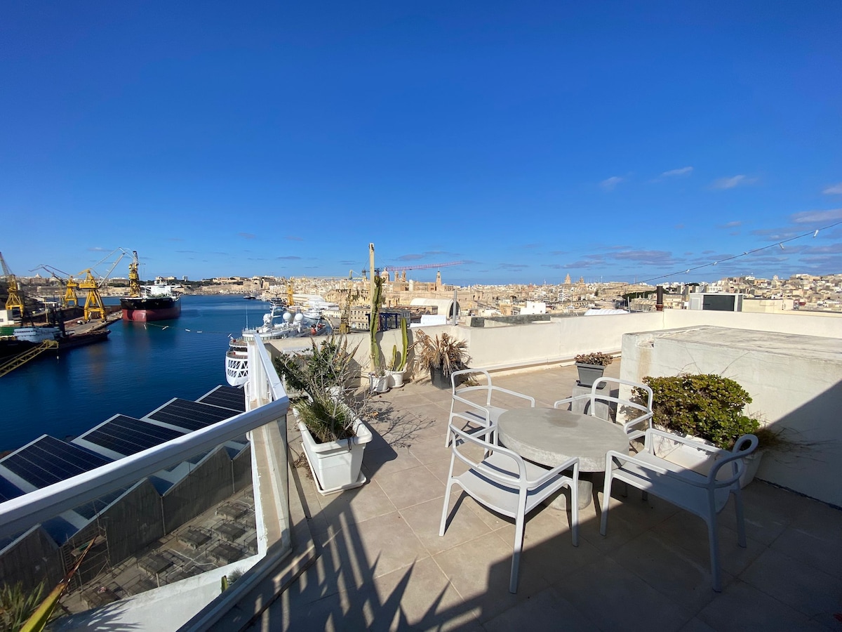 Modern Penthouse - Harbour Views