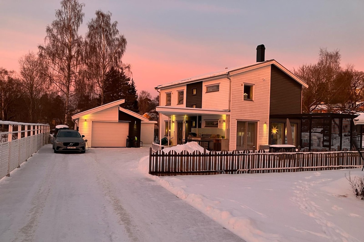 Modern villa near Arlanda Airport and Sthlm City