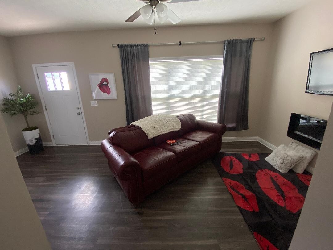 Adult/couples 2 bed townhouse