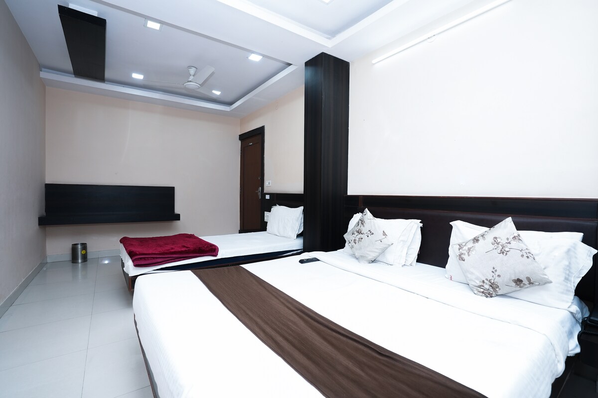 Comfy Triple Bed Room @ Hotel Madurai
