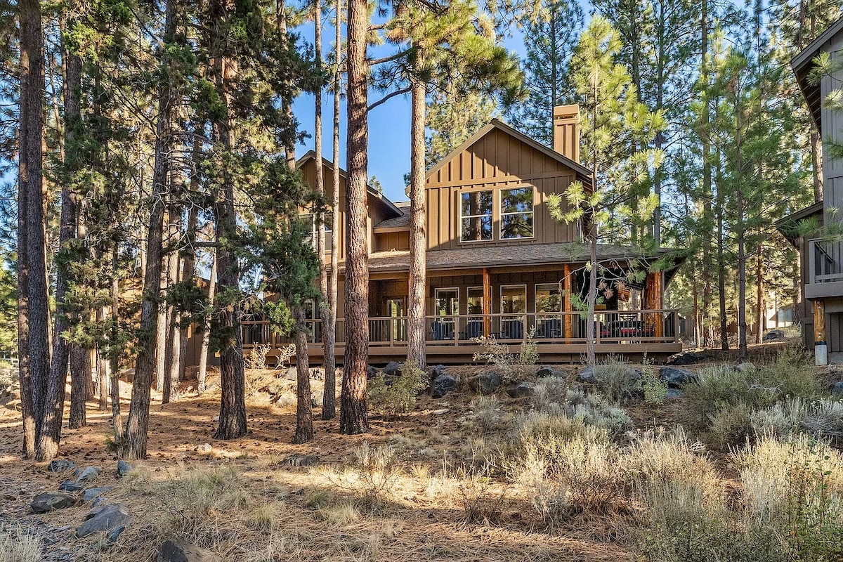 Serenity Retreat: Mountain Elegance in Bend, OR