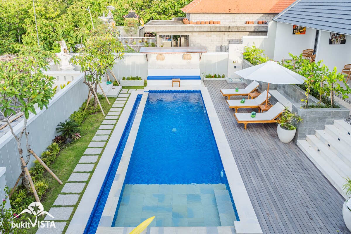 Uluwatu's Modern Poolside Retreat With Rooftop