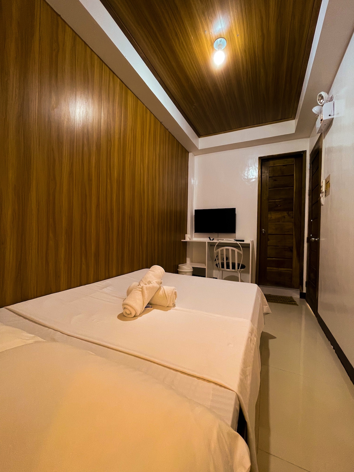 Leila Pension House - Deluxe (2 pax) 6 hours.