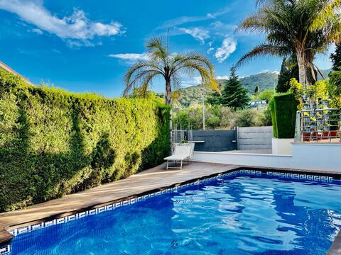 Elegante casa con piscina, sauna, gimnasio y A/C