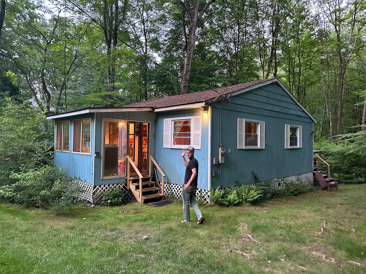 Summer Cabin on Candlewood Lake!