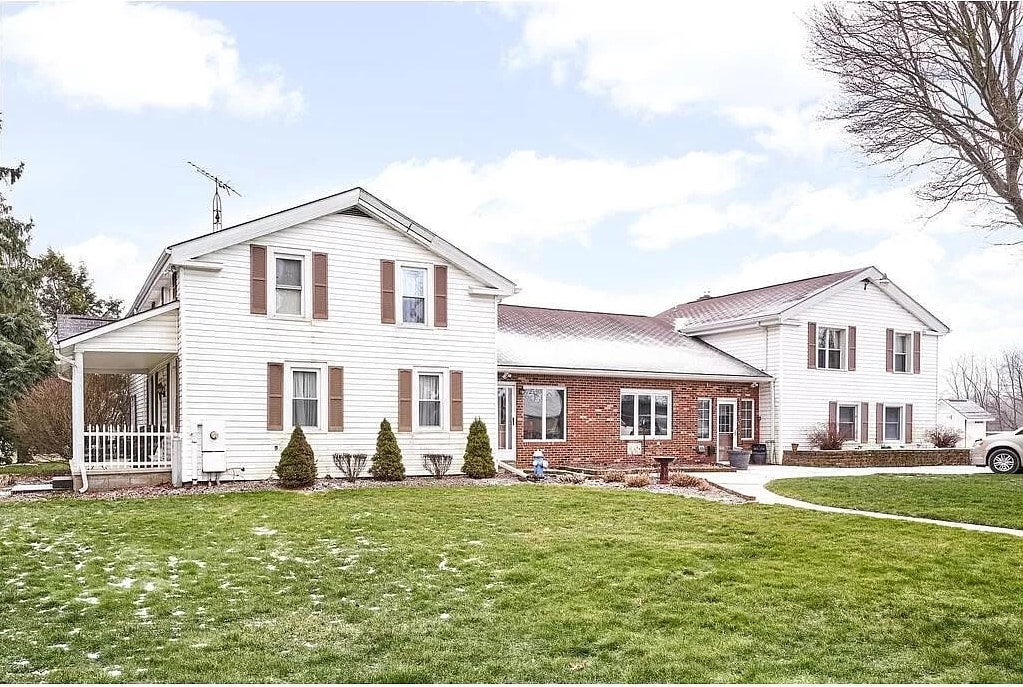 Spacious Horse Farm Getaway