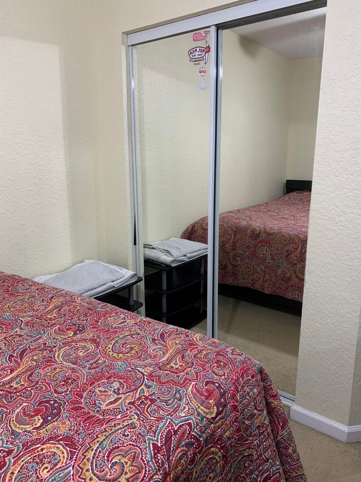 安静的卧室（ 1 ） ，配备1.8米宽双人床，佛罗里达州朱庇特