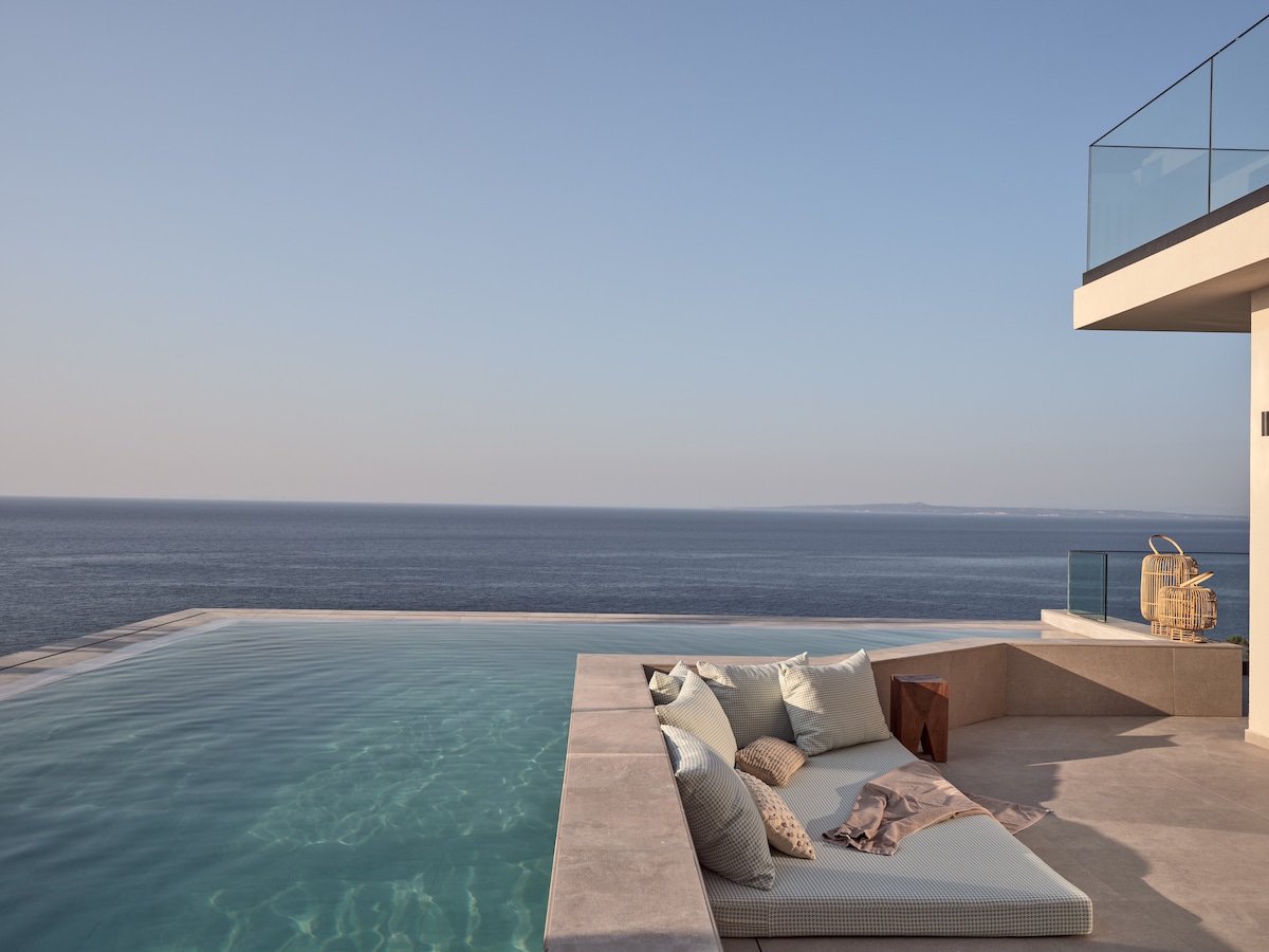 Bardo Villa, 180° of Endless Blue