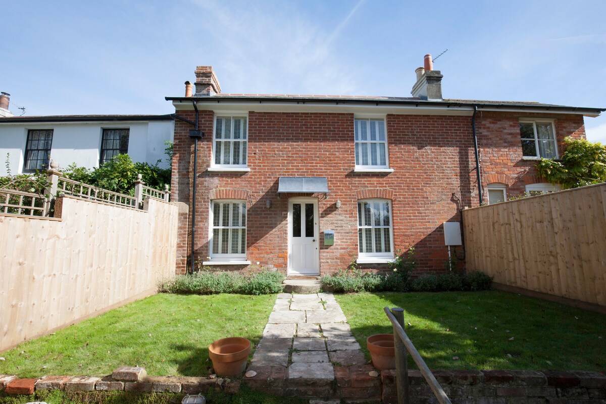 Old Railway Cottage - Bembridge