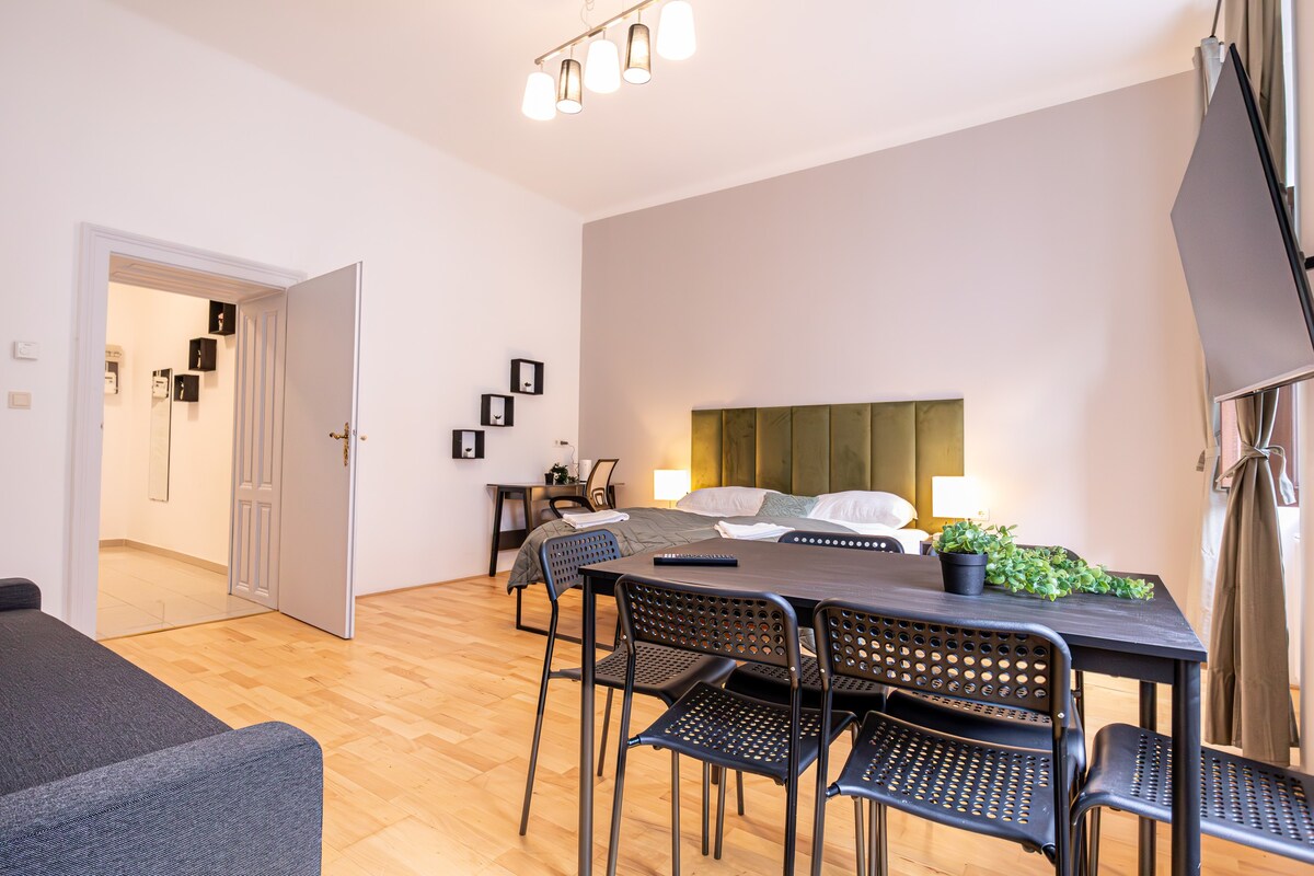 Stadthalle Oasis: Stylish 3BR Apartment in Vienna