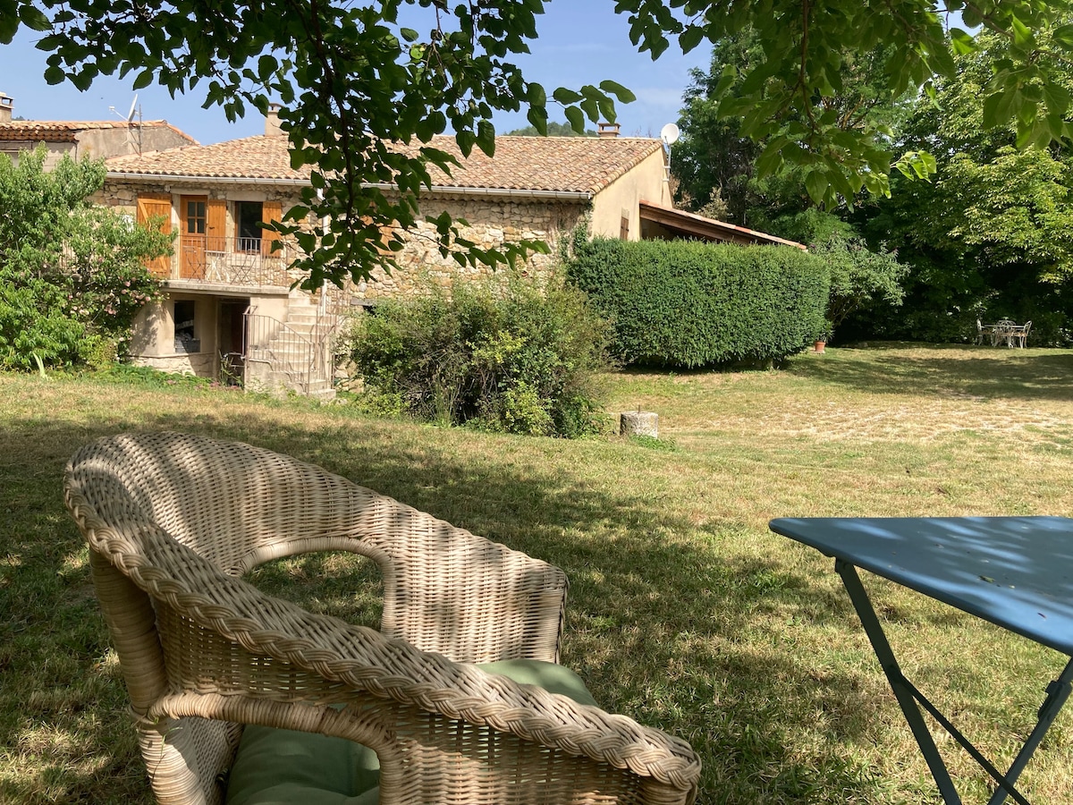 Charmante maison avec piscine.