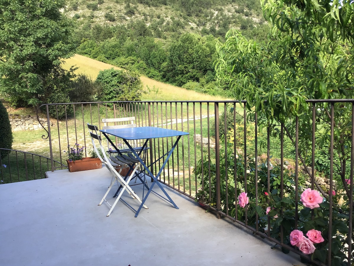 Charmante maison avec piscine.