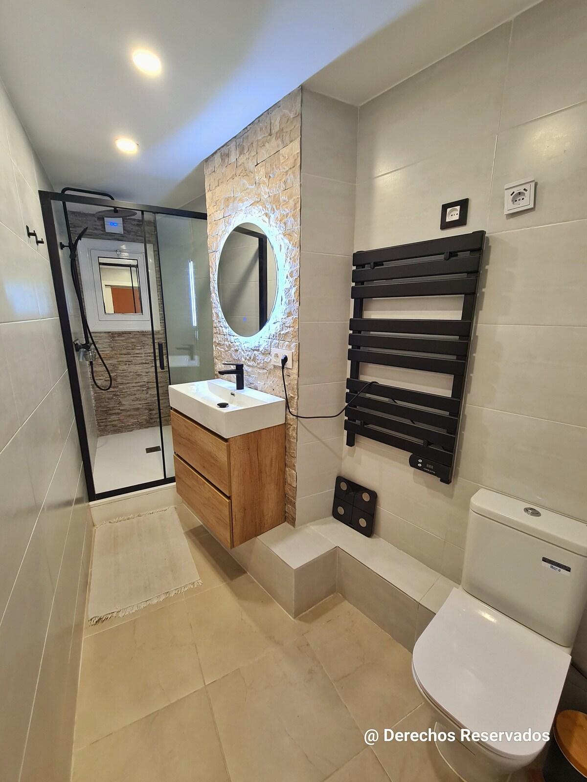 巴塞罗那海滩带独立浴室的房间