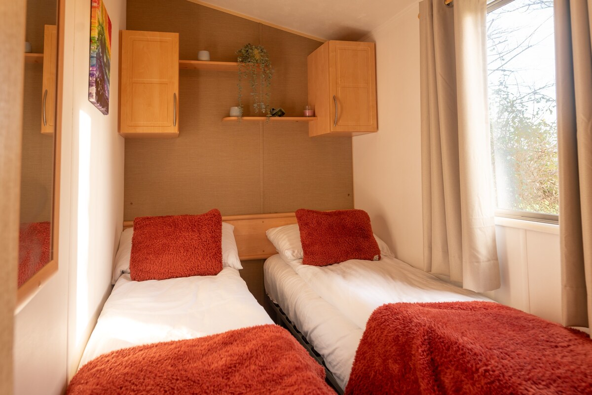 1 Meadow Brooke Caravan - 3 Bed, Sleeps 6