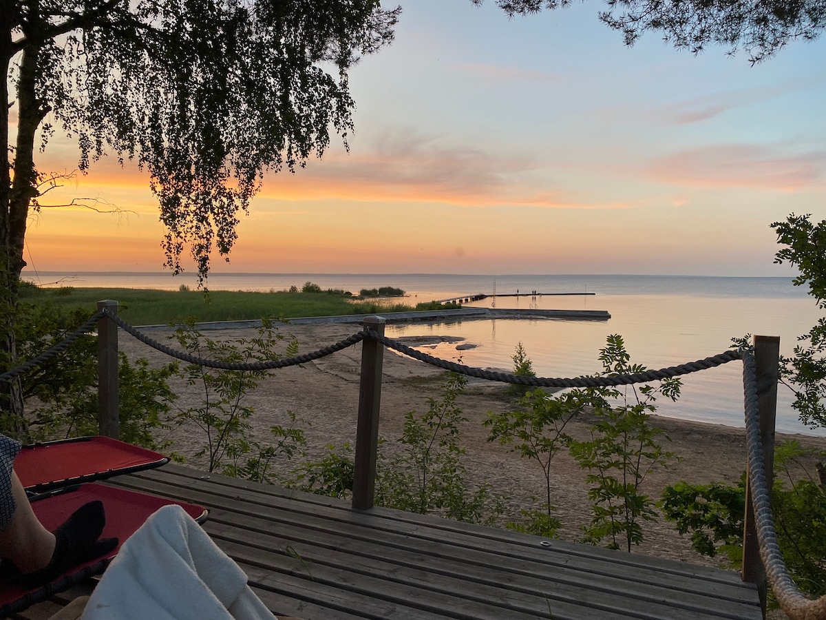 Hus vid Vänerns strand