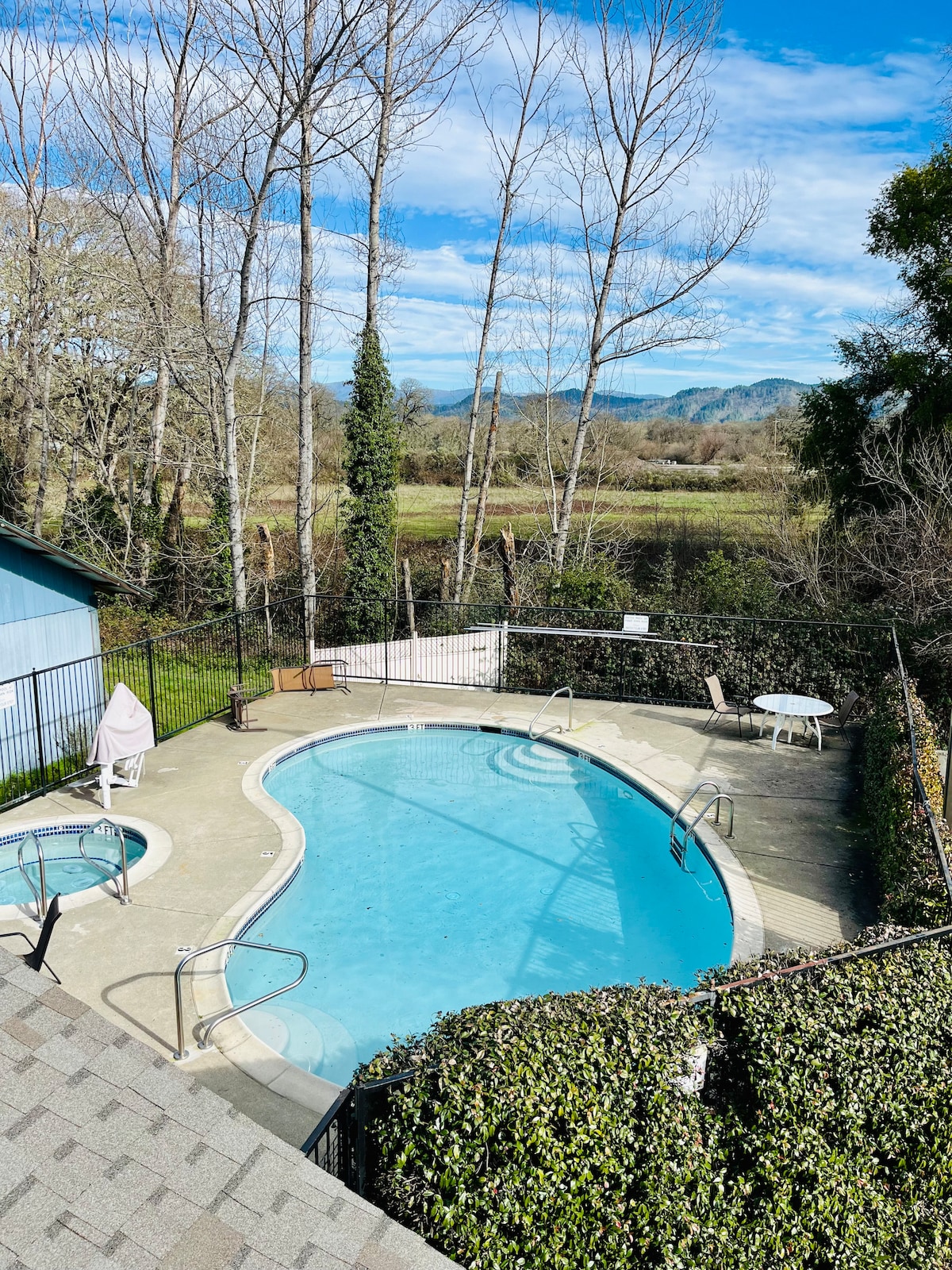 1 King Bed with Pool and Spa