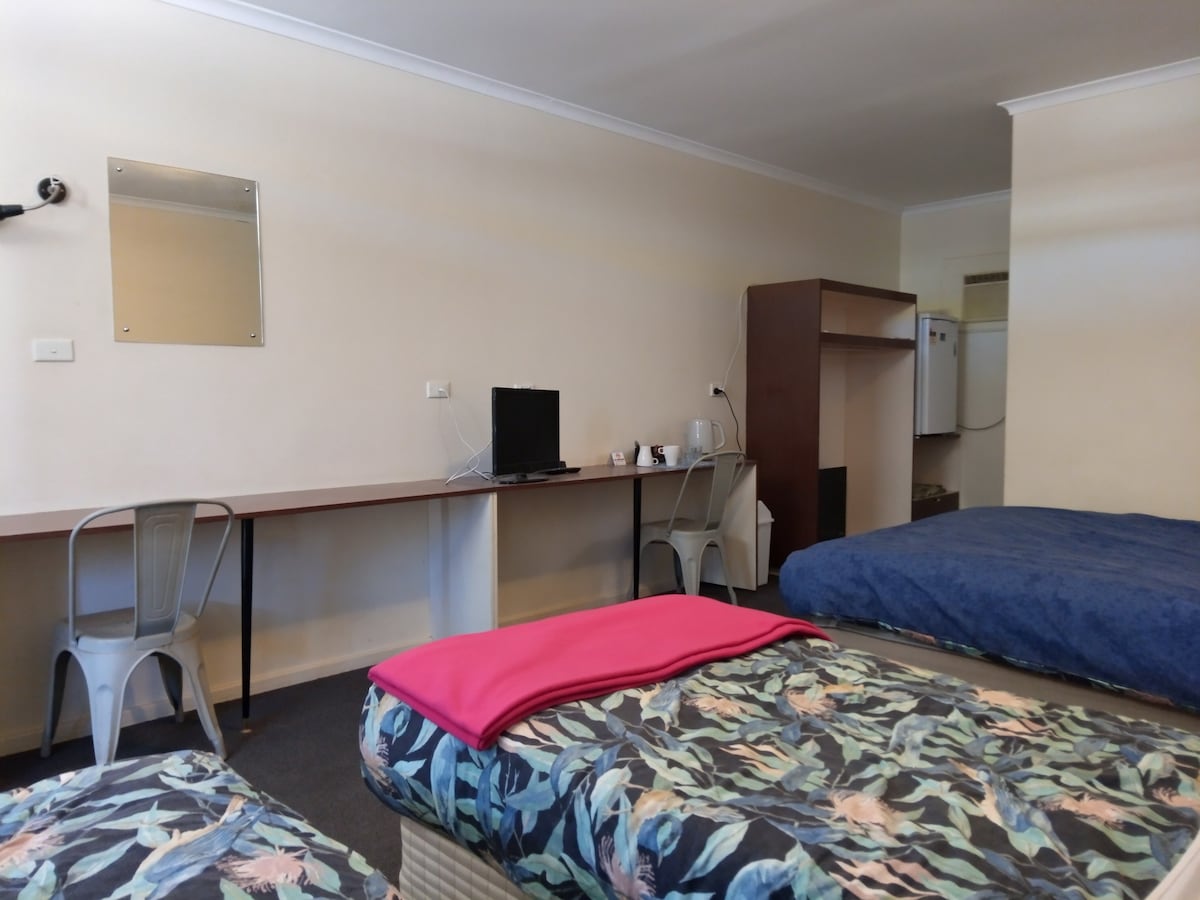 Room 3 | Austral Inn | Quorn