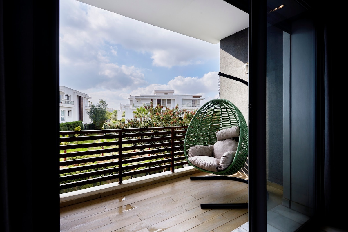 Swimming pool| 100 mega Wi-Fi | Balcony & greenery