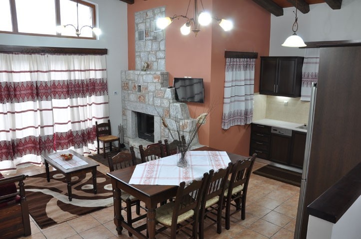 Traditional Villa In Omalos