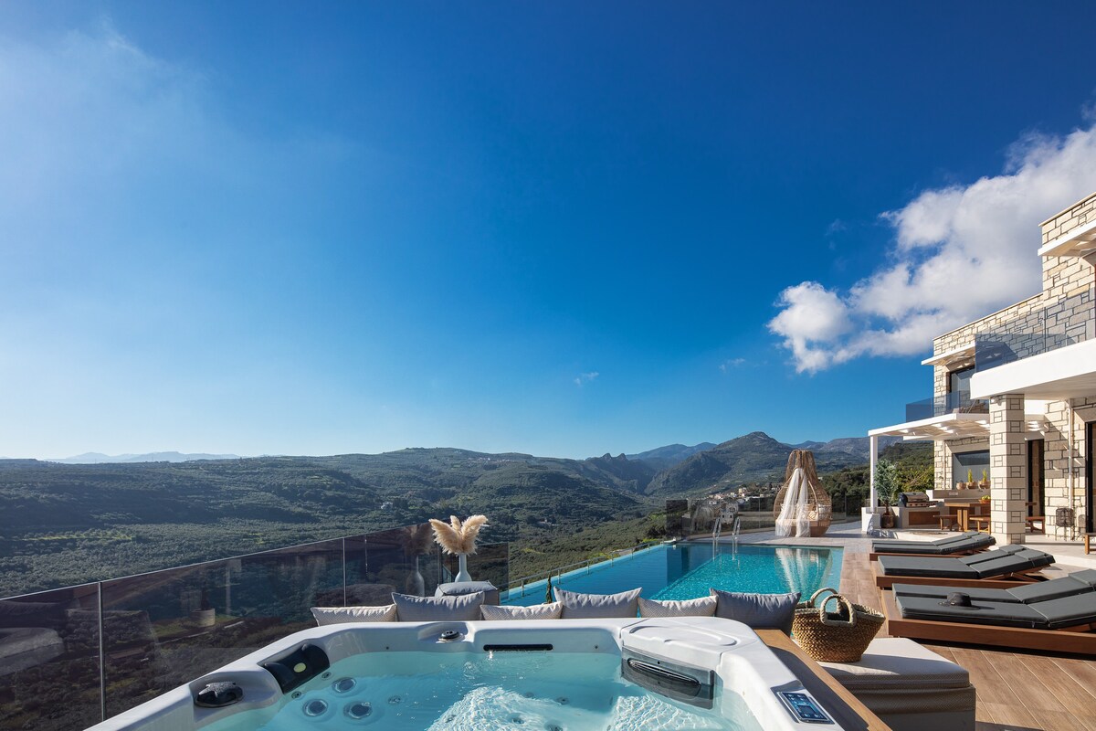 Villa Argyrie with Jacuzzi and Heated Pool