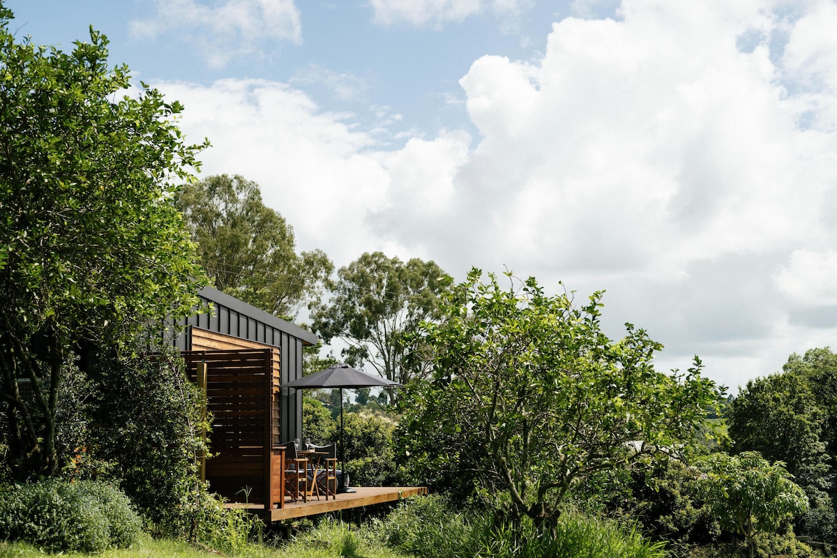 The Nest ， Byron Hinterland Tiny House ，可欣赏美景。