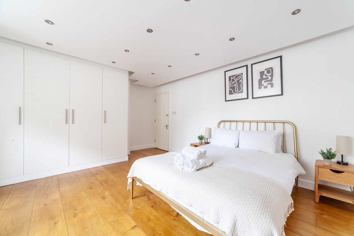 Stylish 3-bed near Camden Town & King's Cross