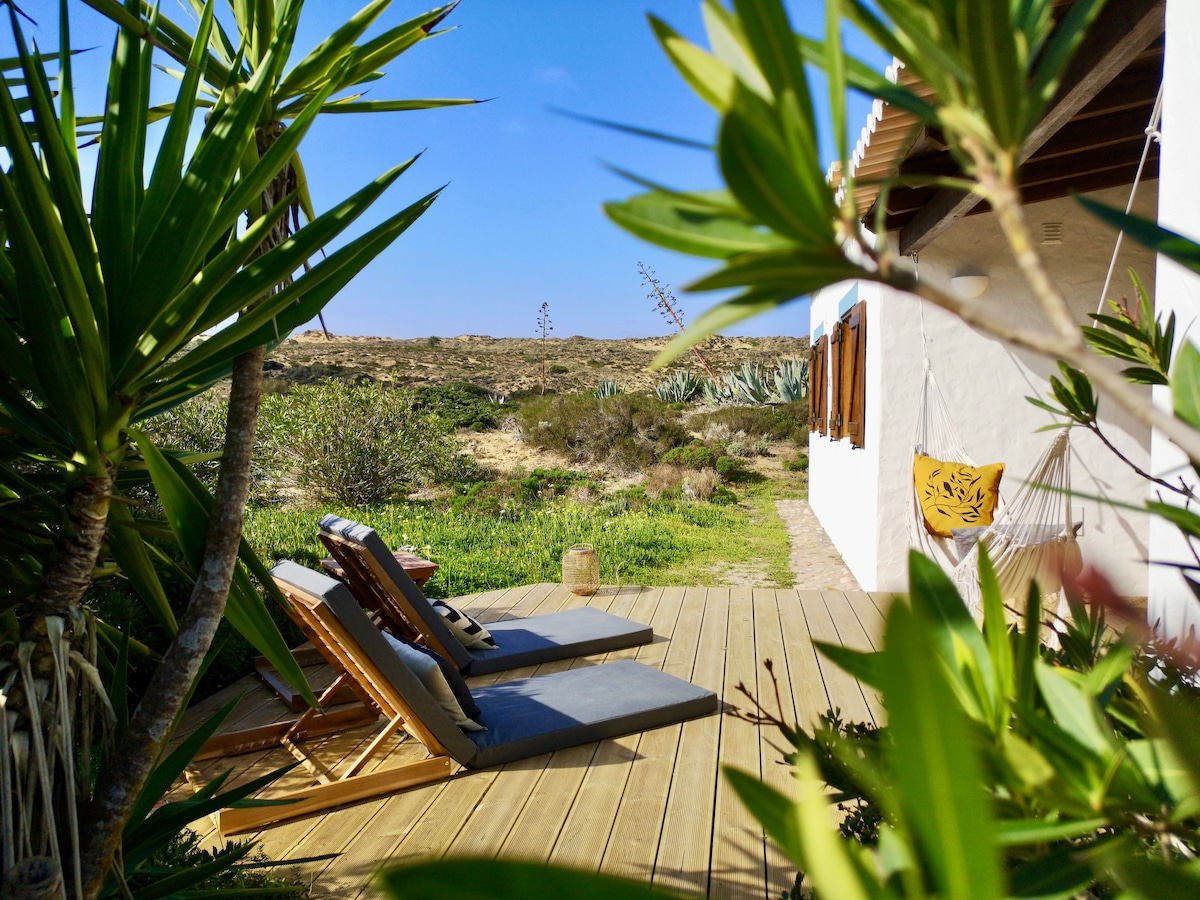 Ruhiges Strandhaus in den Dünen von Carrapateira