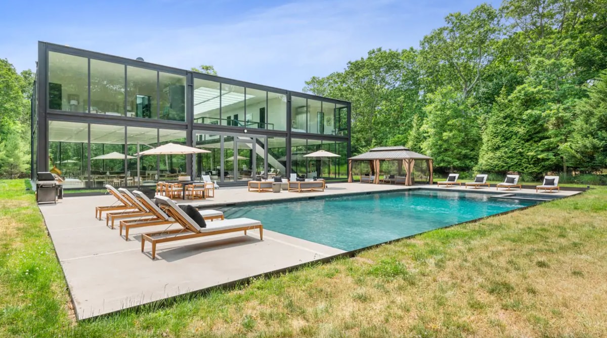 Exquisite East Hamptons l Heated Pool & Hot Tub