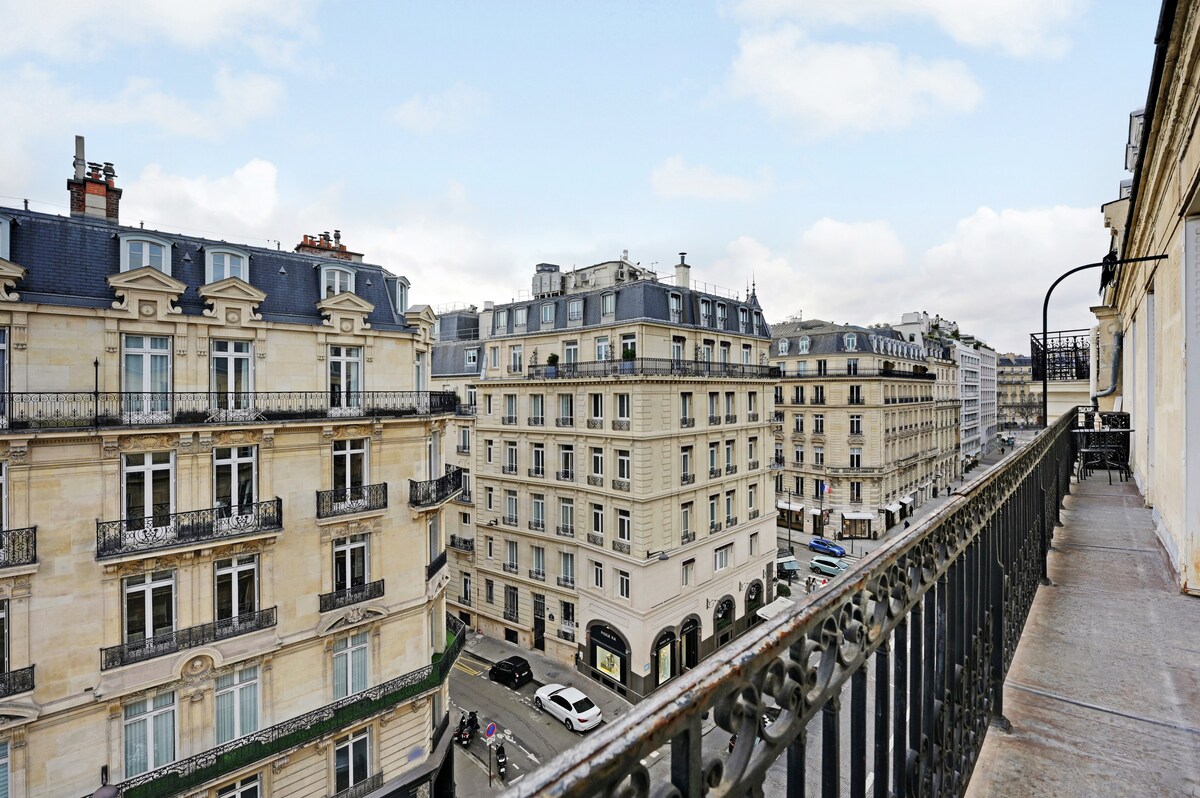 巴黎香榭丽舍大街的迷人4卧/8人公寓