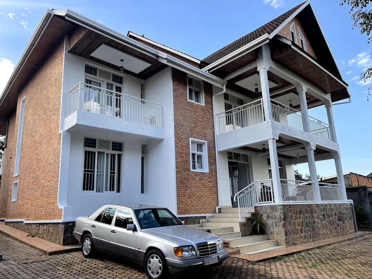 Nyota House - Peace & Comfort, 10 mins - Airport