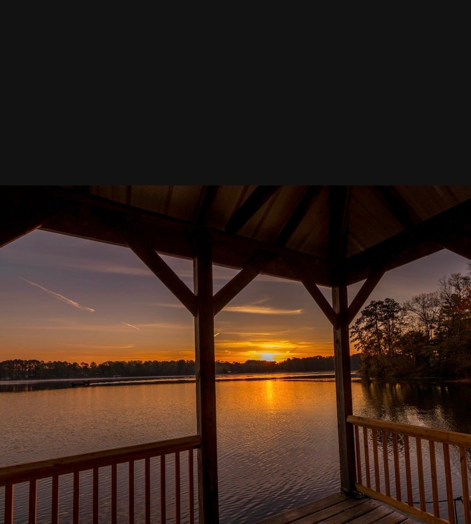 Hideaway at Hawkins - Lakefront Cabin