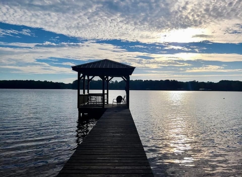 Hideaway at Hawkins - Lakefront Cabin