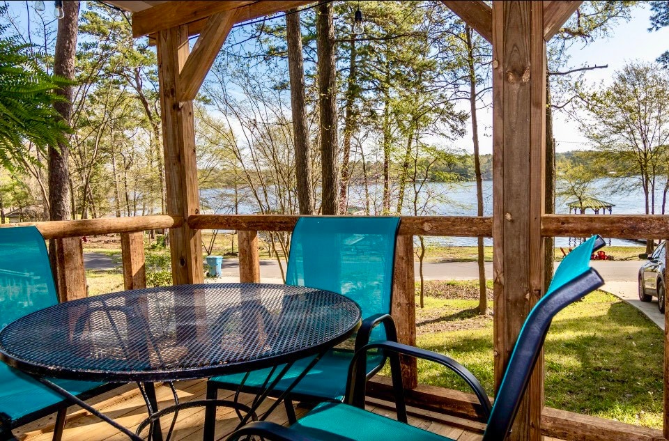 Hideaway at Hawkins - Lakefront Cabin